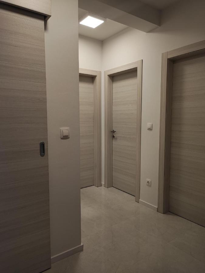 Apartman Plum - Self Check In, Free Parking Όσιγιεκ Εξωτερικό φωτογραφία